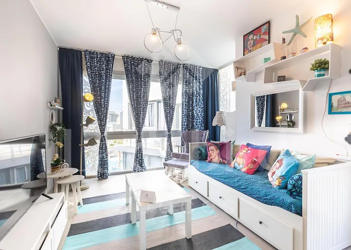 Ladybird - Sholan Penthouse Apartment *