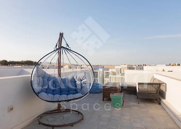 Ladybird - Sholan Penthouse Apartment *